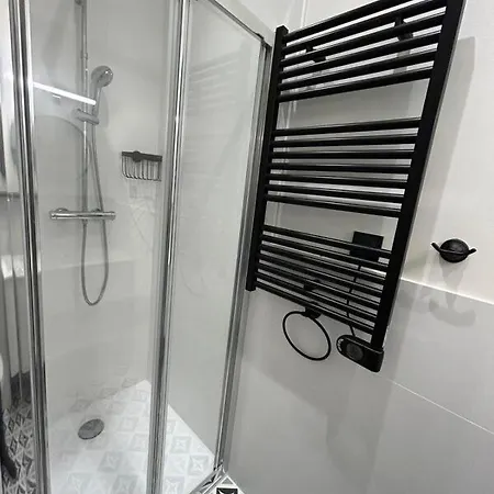 Le Des Pyrenees * לורדה